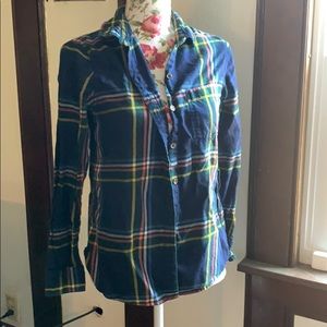 Classic cut flannel button down 💖